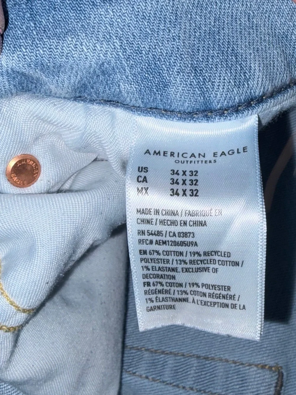 American Eagle Outfitters Light Blue Distressed Skinny Jeans